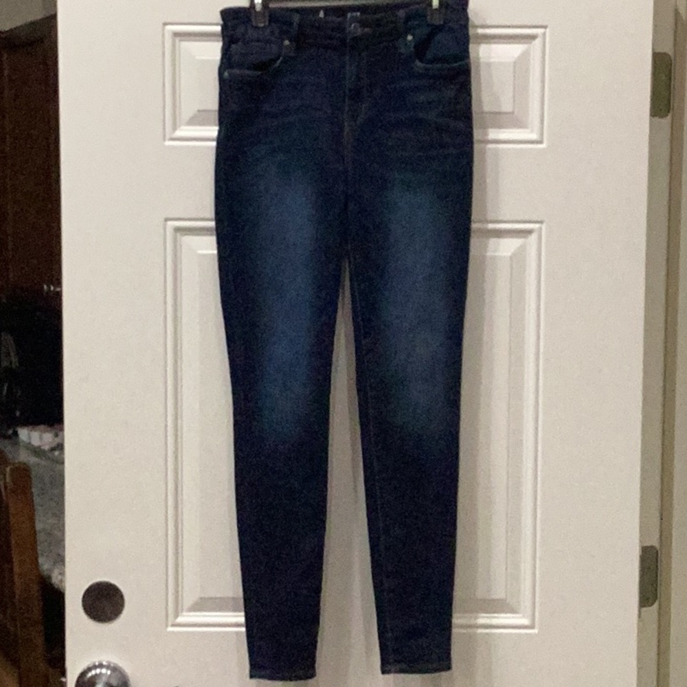 Preowned KUT Jeans Dark Blue Denim Stretchy Skinny Leg Size 6 (Item#P013)